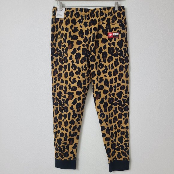 Nike Sportswear Leopard Tapered Club Fleece Sweatpants FB9046-722 Size L - Picture 2 of 5